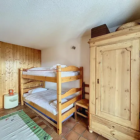 Apartment Botzatei 111 *